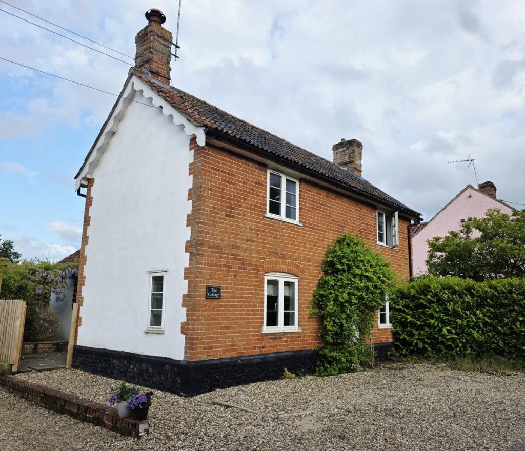 A cosy Suffolk cottage in Honington.